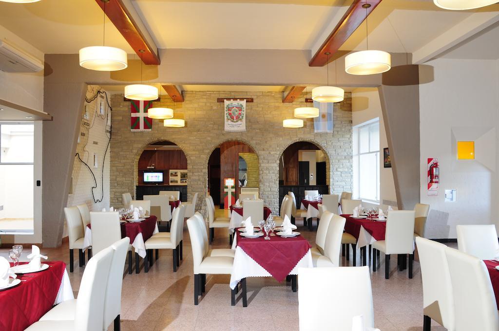 Hotel Euzko Alkartasuna Macachín Dış mekan fotoğraf