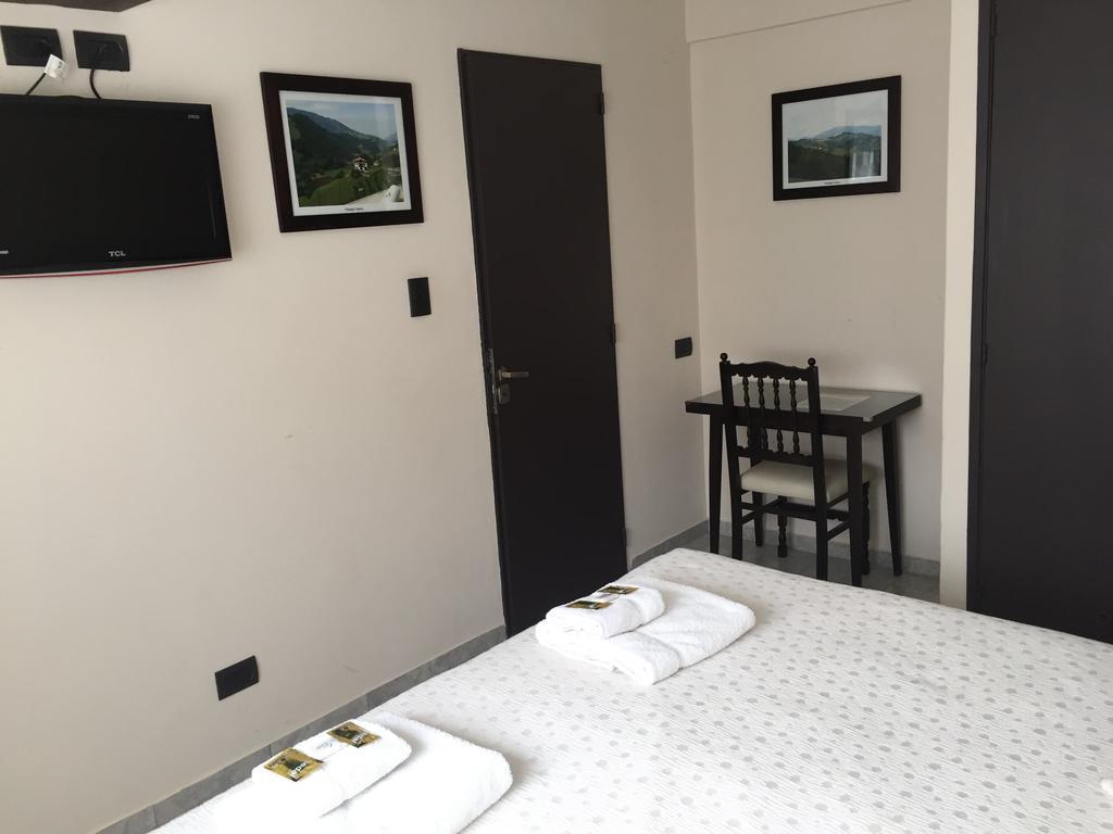 Hotel Euzko Alkartasuna Macachín Dış mekan fotoğraf
