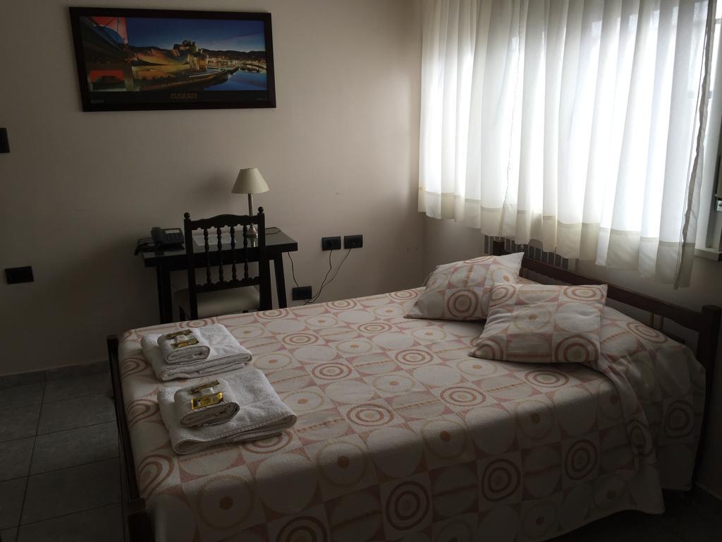 Hotel Euzko Alkartasuna Macachín Dış mekan fotoğraf
