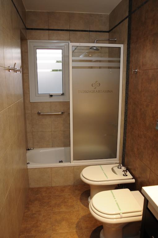 Hotel Euzko Alkartasuna Macachín Oda fotoğraf